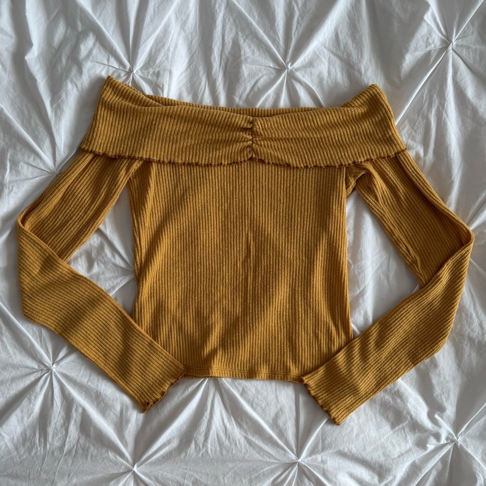 abercrombie & fitch off the shoulder long sleeve